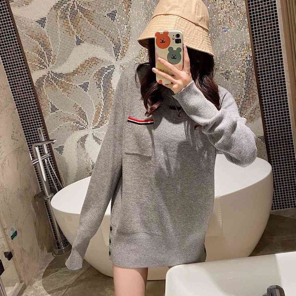 tb 21 autumn winter new loose pocket contrast stripe crew neck pullover men's and women's wool knitted bottomed sweater, White;black
tb 21 autumn winter new loose pocket contrast stripe crew neck pullover men's and women's wool knitted bottomed sweater, White;black