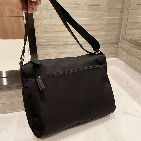 luxurys designers briefcase bag ladies brand men handbag fashion handbags shoulder bucket bags cossbody totes clutch waterproof wallet artwo
luxurys designers briefcase bag ladies brand men handbag fashion handbags shoulder bucket bags cossbody totes clutch waterproof wallet artwo
