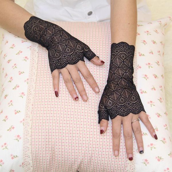five fingers gloves female charming sunscreen fingerless driving anti-uv lace party transparent elastic mittens accessories, Blue;gray
five fingers gloves female charming sunscreen fingerless driving anti-uv lace party transparent elastic mittens accessories, Blue;gray