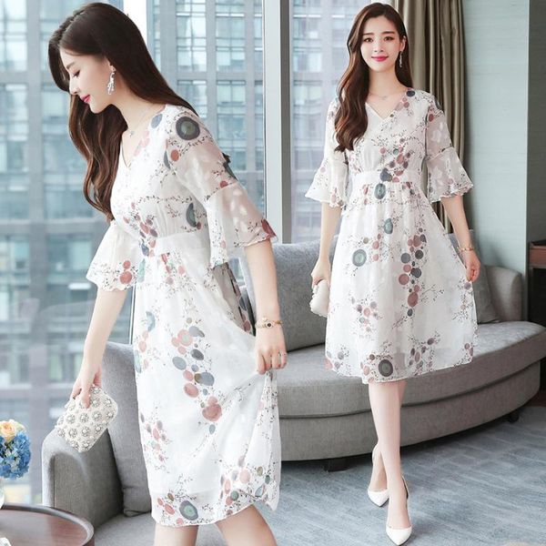 casual dresses 2021 plus size summer vintage floral chiffon sundress korean elegant women midi beach runway white vestidos, Black;gray 
casual dresses 2021 plus size summer vintage floral chiffon sundress korean elegant women midi beach runway white vestidos, Black;gray