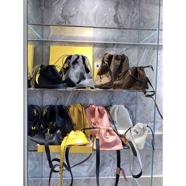 handbag designer s fd kingland same pack napkin drawstring bucket letter printed one shoulder messenger bag li designers handbag wan
handbag designer s fd kingland same pack napkin drawstring bucket letter printed one shoulder messenger bag li designers handbag wan