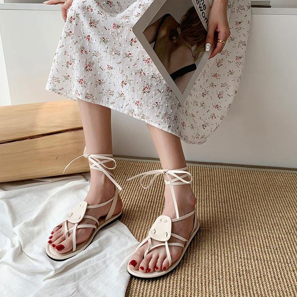 spring and summer wine glass with open toe mid-heel buckle sandals korean version of bow simple, Black
spring and summer wine glass with open toe mid-heel buckle sandals korean version of bow simple, Black