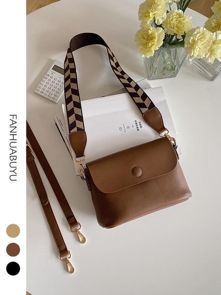 western style retro small square bag female simple fashion wild wide shoulder strap messenger cross body
western style retro small square bag female simple fashion wild wide shoulder strap messenger cross body