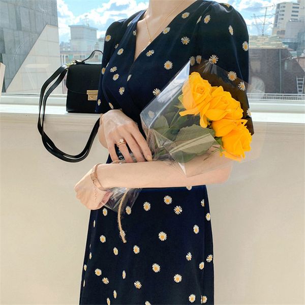 factory5wu9 slim summer new french daisy waist dress small fragrance v-neck medium length short sleeve skirt, Black;gray
factory5wu9 slim summer new french daisy waist dress small fragrance v-neck medium length short sleeve skirt, Black;gray