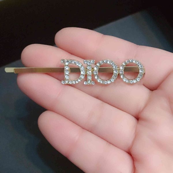 factory specials aa letter hairpin micro diamond band steel seal bangs clip student star same model, Golden;silver
factory specials aa letter hairpin micro diamond band steel seal bangs clip student star same model, Golden;silver