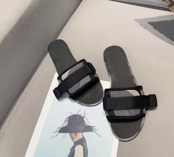 2021 designer sandals summer flat slipper fashion beach woman big head slipper letters slippers with box, Black
2021 designer sandals summer flat slipper fashion beach woman big head slipper letters slippers with box, Black