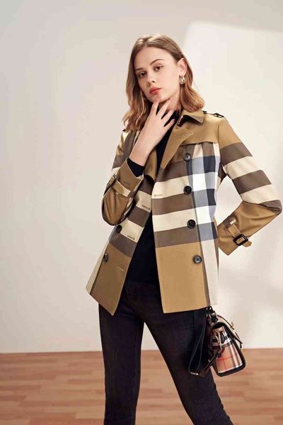 dust coat 2021 autumn british style fashion checkered temperament slim double breasted b home medium length windbreaker, Tan;black
dust coat 2021 autumn british style fashion checkered temperament slim double breasted b home medium length windbreaker, Tan;black