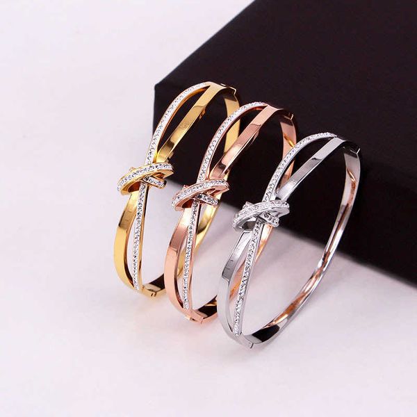 classic design cross semicircle zircon bracelet bangle for women stainless steel gold rose silver color jewelry wholesale bg34 q0719, Black
classic design cross semicircle zircon bracelet bangle for women stainless steel gold rose silver color jewelry wholesale bg34 q0719, Black