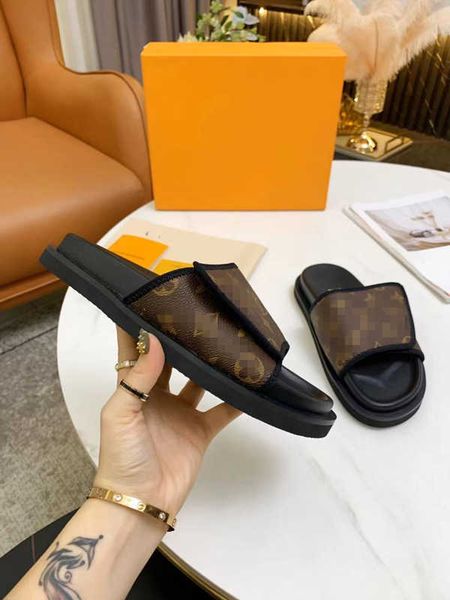 21 slippers mule waterfront men women slide sandals designer shoes luxury gglvlouis
vittonysl
vutton flip flops, Black
21 slippers mule waterfront men women slide sandals designer shoes luxury gglvlouis
vittonysl
vutton flip flops, Black