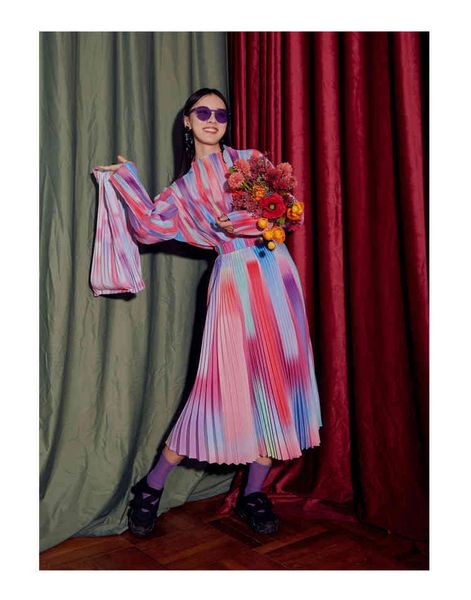 dress miyake fold fashion stand neck t-shirts + skirt raiow stripe two-piece suit, Black;gray
dress miyake fold fashion stand neck t-shirts + skirt raiow stripe two-piece suit, Black;gray