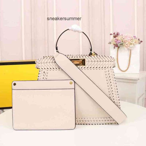 fend designer handbags 2021 famous brand snake decorative edge messenger bag large capacity hand woven women handbag high quality
fend designer handbags 2021 famous brand snake decorative edge messenger bag large capacity hand woven women handbag high quality