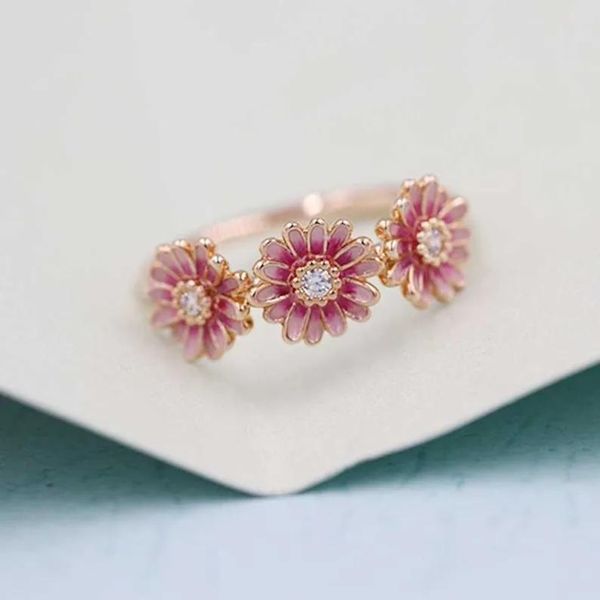 cluster rings fashion style pink flower sweet princess wedding engagement for women gothic luxury jewelry couple ring m995, Golden;silver
cluster rings fashion style pink flower sweet princess wedding engagement for women gothic luxury jewelry couple ring m995, Golden;silver