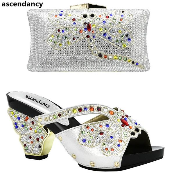latest sliver color african italian shoes and bag set decorated with rhinestone woman matching shoe dress, Black
latest sliver color african italian shoes and bag set decorated with rhinestone woman matching shoe dress, Black