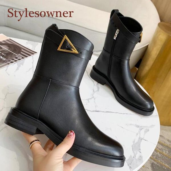 boots 2021 square heel real leather metal triangle belt women short stylish elegant black all match
boots 2021 square heel real leather metal triangle belt women short stylish elegant black all match