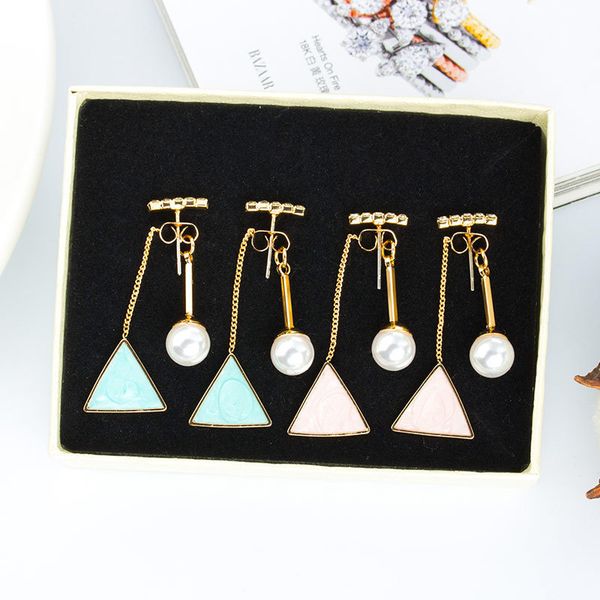 fashion one word flash drill earrings pearl triangle oil irregular modeling earrings anti allergy, Golden
fashion one word flash drill earrings pearl triangle oil irregular modeling earrings anti allergy, Golden