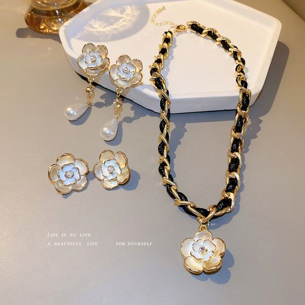 925 silver needle camellia flower stud earrings drip glazed pearl earrings korean pastoral style clear eardrop light luxury, Golden
925 silver needle camellia flower stud earrings drip glazed pearl earrings korean pastoral style clear eardrop light luxury, Golden