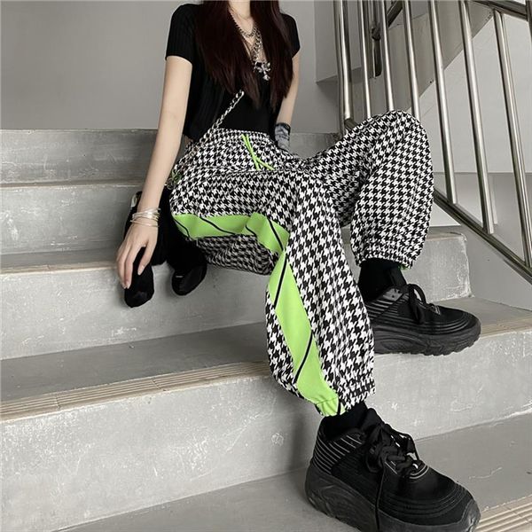 streetwear sweatpants baggy harajuku women capri korean style joggers plaid sports design summer techwear trousers, Black;white
streetwear sweatpants baggy harajuku women capri korean style joggers plaid sports design summer techwear trousers, Black;white
