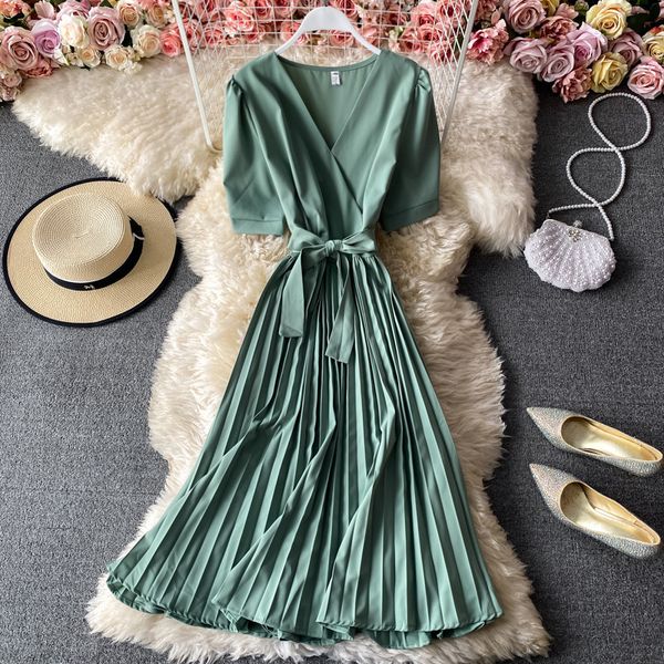 elegant midi retro dress women's solid color v-neck lace-up waist slimming over-the-knee pleated office lady 210420, Black;gray
elegant midi retro dress women's solid color v-neck lace-up waist slimming over-the-knee pleated office lady 210420, Black;gray
