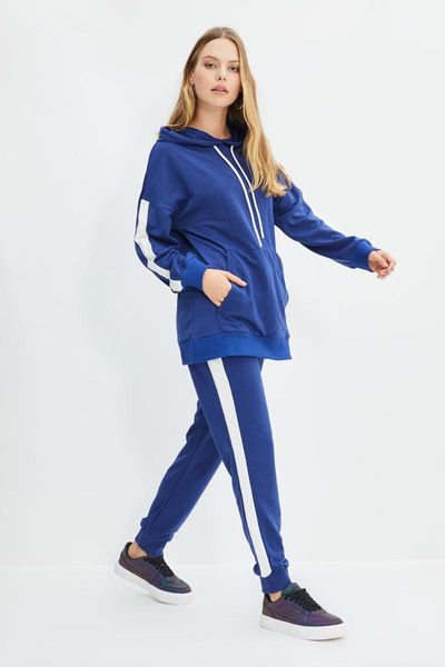 women's hoodies & sweatshirts trendyol knitting tracksuit set tctaw22en0007, Black
women's hoodies & sweatshirts trendyol knitting tracksuit set tctaw22en0007, Black