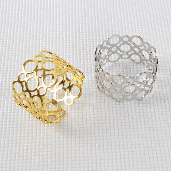 napkin rings 50pcs/lot round hollow ring el beautiful wedding banquet deskdecorations
napkin rings 50pcs/lot round hollow ring el beautiful wedding banquet deskdecorations