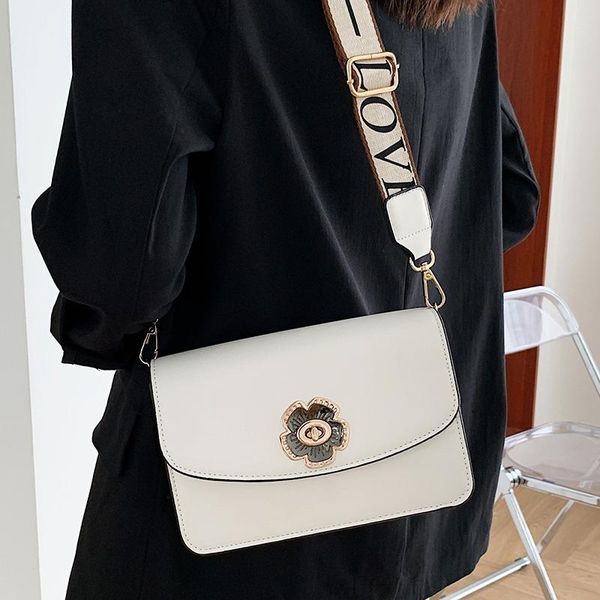 evening bags ol commute simple fashion female shoulder bag classic camellia button crossbody for women 2021 arrival
evening bags ol commute simple fashion female shoulder bag classic camellia button crossbody for women 2021 arrival