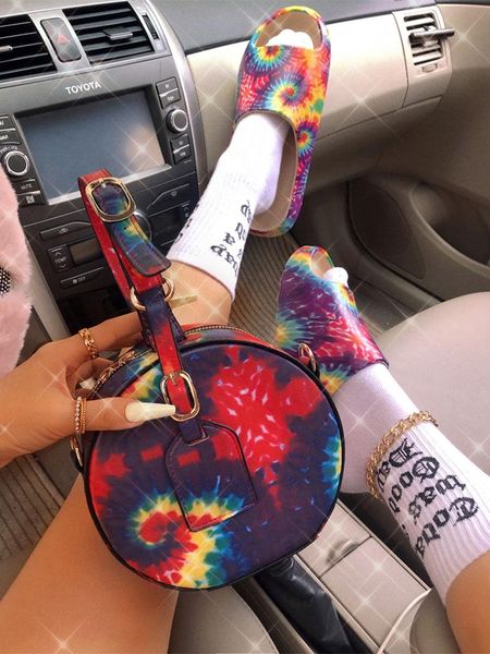 slippers zar 2021summer ladies and handbags matching suit fashion round print wallet flat beach women sandals shoes, Black
slippers zar 2021summer ladies and handbags matching suit fashion round print wallet flat beach women sandals shoes, Black