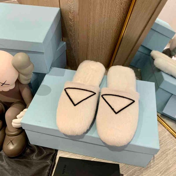 classic ladies luxury leather design fashion sheepskin slippers comfortable and versatile multi color trend size 35-40, Black
classic ladies luxury leather design fashion sheepskin slippers comfortable and versatile multi color trend size 35-40, Black