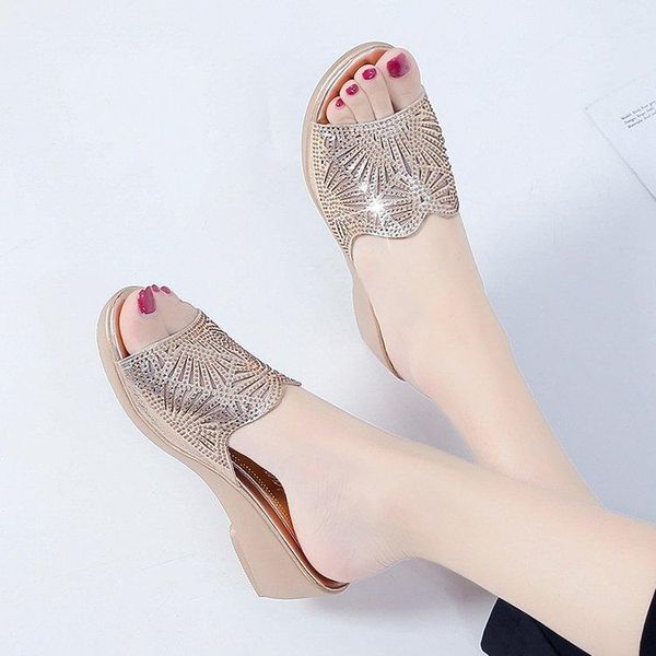 slippers shoes woman's med glitter slides lady fretwork heels on a wedge big size 2021 jelly girl crystal pu basic rubber, Black
slippers shoes woman's med glitter slides lady fretwork heels on a wedge big size 2021 jelly girl crystal pu basic rubber, Black