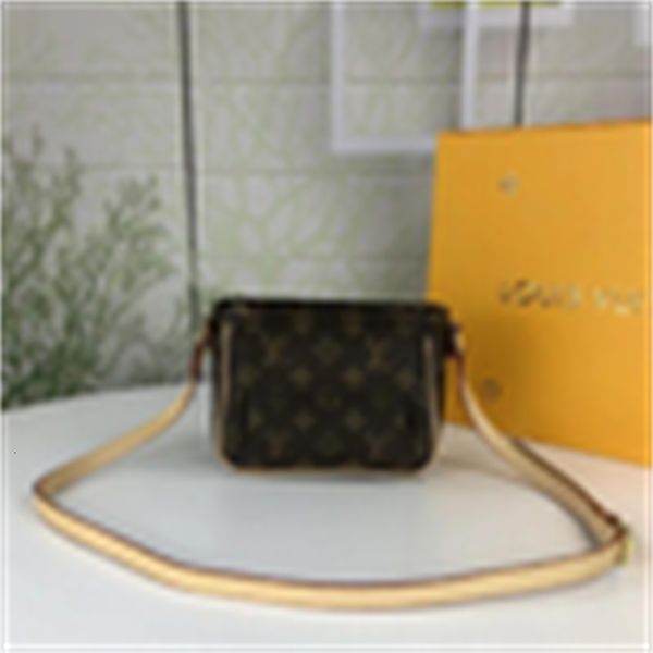 clutches brand bags body designer handbags iconic luxury handles shoulder m51165 totes cross all-match bag tofu evening female
clutches brand bags body designer handbags iconic luxury handles shoulder m51165 totes cross all-match bag tofu evening female