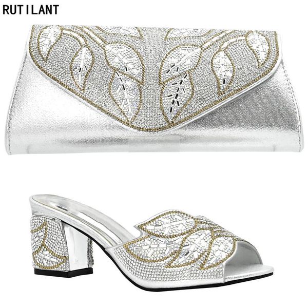 dress shoes latest sliver color matching and bag set decorated with rhinestone african wedding for women party, Black
dress shoes latest sliver color matching and bag set decorated with rhinestone african wedding for women party, Black