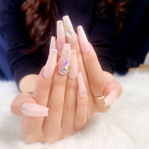 false nails 2021 ins latest burst nude long t diamond wearing nail finished fake patch, Red;gold
false nails 2021 ins latest burst nude long t diamond wearing nail finished fake patch, Red;gold