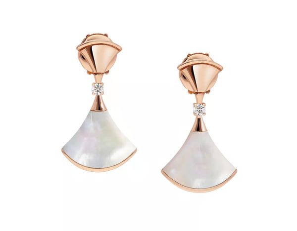 high-quality stylish sterling silver earrings stud come with original packaging, Golden;silver
high-quality stylish sterling silver earrings stud come with original packaging, Golden;silver