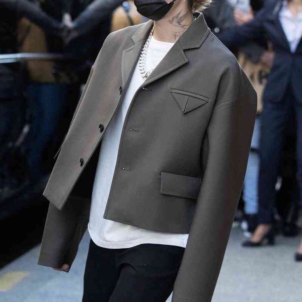 bv style loose short coat khaki zipper jacket spring and summer new ins triangular silhouette men women vibe perfect replica bottega 22 vene, Black;brown
bv style loose short coat khaki zipper jacket spring and summer new ins triangular silhouette men women vibe perfect replica bottega 22 vene, Black;brown