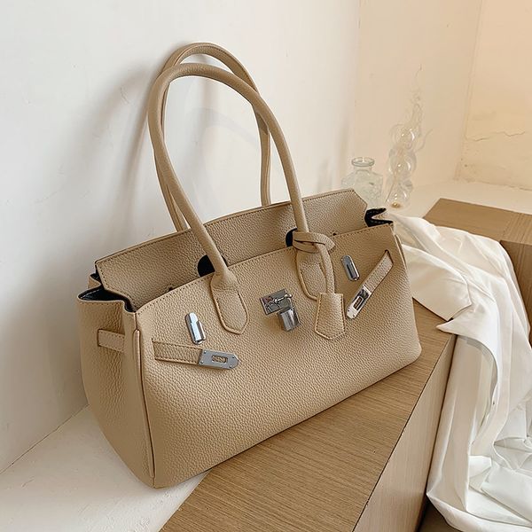 2020 new fashion pure color litchi pattern trend portable one shoulder women's bag qf
2020 new fashion pure color litchi pattern trend portable one shoulder women's bag qf