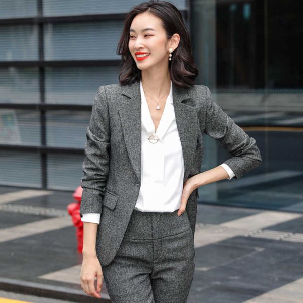 autumn and winter business women's suit two-piece fashion striped ladies jacket casual pants office work clothes 210527, White
autumn and winter business women's suit two-piece fashion striped ladies jacket casual pants office work clothes 210527, White