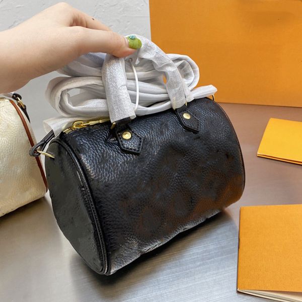 single shoulder hand bag women pillow bags ladies old flower crossbody purse coin wallet long starp
single shoulder hand bag women pillow bags ladies old flower crossbody purse coin wallet long starp