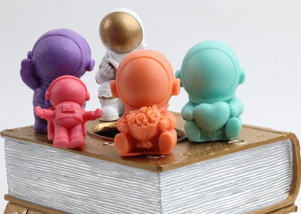 craft tools 3d cute astronaut candle silicone mold handmade plaster resin soap wax making party decor diy gifts for friends
craft tools 3d cute astronaut candle silicone mold handmade plaster resin soap wax making party decor diy gifts for friends