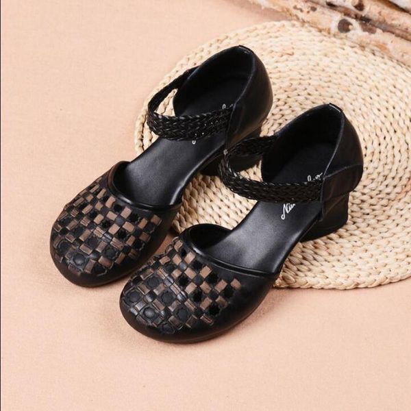 dress shoes 2021 summer fashion rough heel genuine leather hollow baotou female sandals round head vintage weave with single, Black
dress shoes 2021 summer fashion rough heel genuine leather hollow baotou female sandals round head vintage weave with single, Black