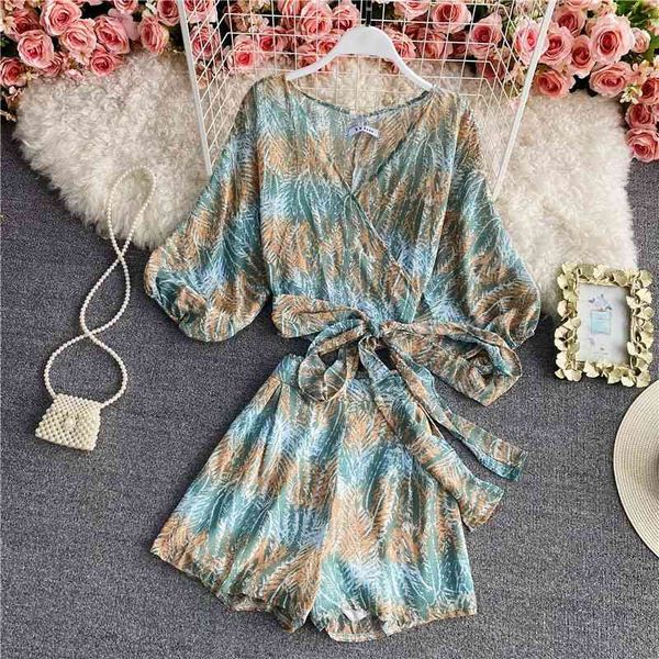 spring v-neck chiffon lace-up long-sleeved with shorts set female high-waisted vintage wide-leg two-piece suit 210420, White
spring v-neck chiffon lace-up long-sleeved with shorts set female high-waisted vintage wide-leg two-piece suit 210420, White
