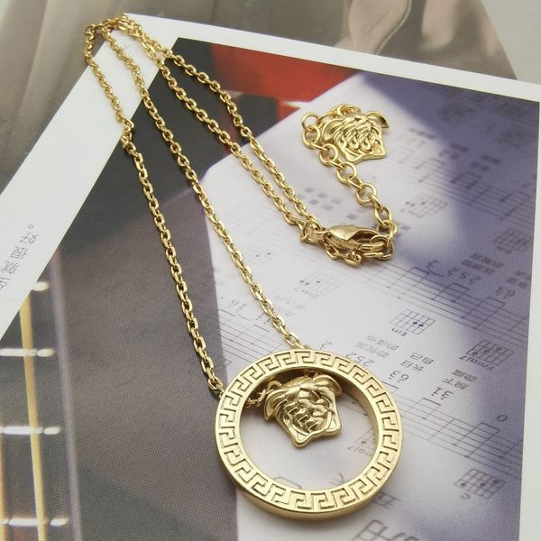 fan / f family french beauty head geometric gold round simple necklace women's f, Silver
fan / f family french beauty head geometric gold round simple necklace women's f, Silver