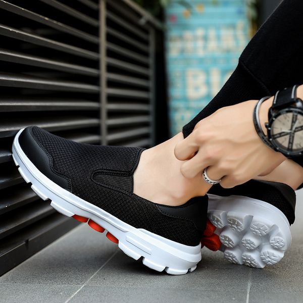 2021 men women running shoes black blue grey fashion mens trainers breathable sports sneakers size 37-45 wg, White;red
2021 men women running shoes black blue grey fashion mens trainers breathable sports sneakers size 37-45 wg, White;red