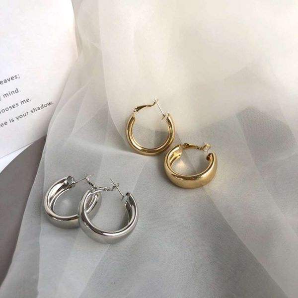 925 silver needle alloy bright gold geometric irregular twisted ring exaggerated simple cold wind earrings for women, Black
925 silver needle alloy bright gold geometric irregular twisted ring exaggerated simple cold wind earrings for women, Black