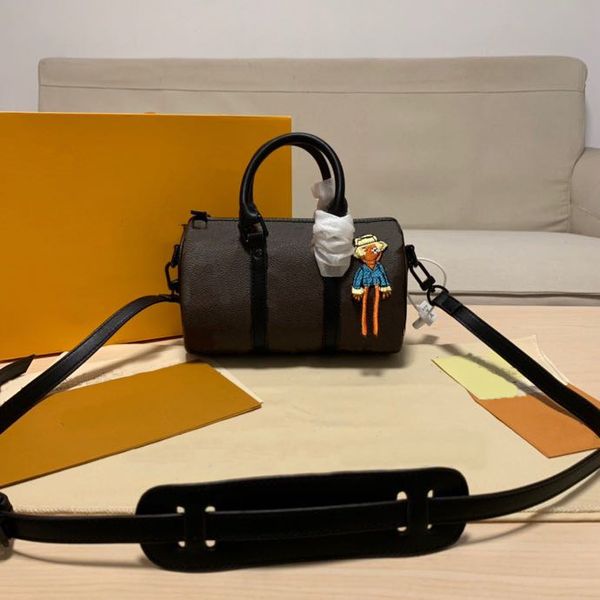 2021 luxury designer ladies messenger bag boston keepall nano small bags women handbag limited edition embroidered patch wallet 21cm
2021 luxury designer ladies messenger bag boston keepall nano small bags women handbag limited edition embroidered patch wallet 21cm