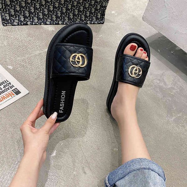 official website 70% off outlet summer woman slipper sandals metal outdoors classic new flat shoes flip flops black white version beach 35-4
official website 70% off outlet summer woman slipper sandals metal outdoors classic new flat shoes flip flops black white version beach 35-4