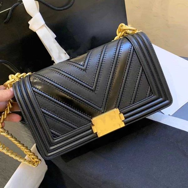 classic elegant pillow bag leather fashion beautiful woman choice quality is very good a++
classic elegant pillow bag leather fashion beautiful woman choice quality is very good a++