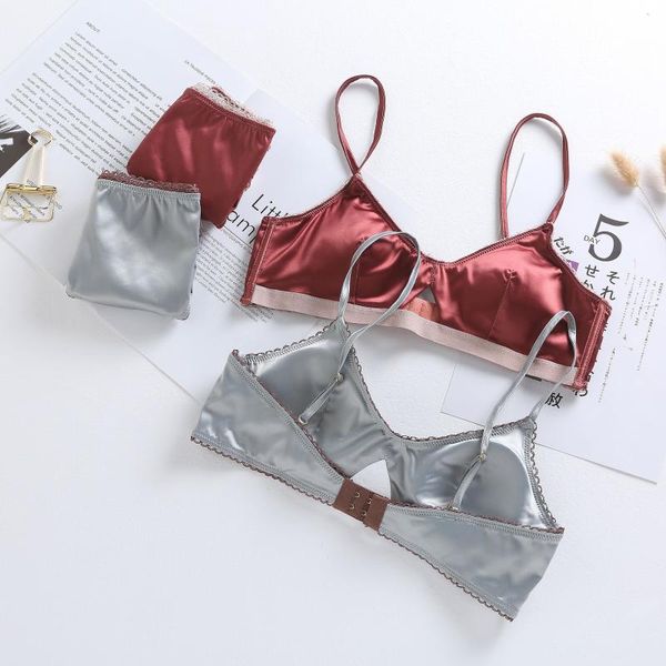 bras comfortable and thin cotton pad french underwear bra set without steel ring gloss simple casual, Red;black 
bras comfortable and thin cotton pad french underwear bra set without steel ring gloss simple casual, Red;black