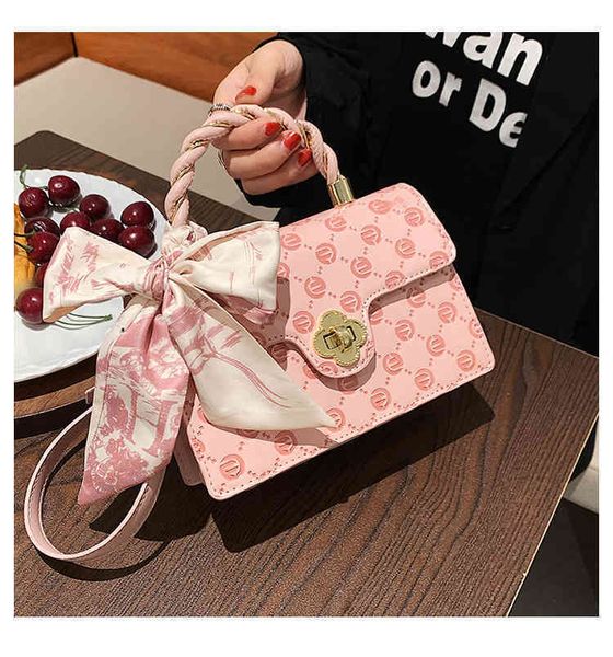 2022 factory outlet online bag female embossed pink one shoulder square portable messenger small bag silk scarf bow
2022 factory outlet online bag female embossed pink one shoulder square portable messenger small bag silk scarf bow