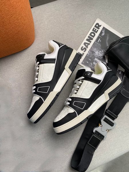 2021 luxury designer men casual shoes trainer sneakers vintage sports shoe combination large sole leather padded foot mesh lining size 38-45, Black
2021 luxury designer men casual shoes trainer sneakers vintage sports shoe combination large sole leather padded foot mesh lining size 38-45, Black