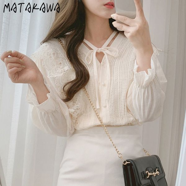 matakawa long flare sleeve korean chic loose women blouse autumn retro v-neck blusas flavor lace ladies shirt 210513, White
matakawa long flare sleeve korean chic loose women blouse autumn retro v-neck blusas flavor lace ladies shirt 210513, White