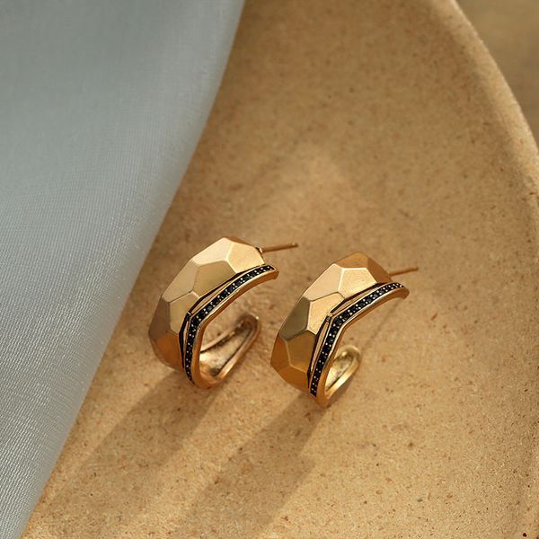 aaa designer jewelry new geometric personality earrings temperament fashion atmosphere s925 silver earrings for women, Golden;silver
aaa designer jewelry new geometric personality earrings temperament fashion atmosphere s925 silver earrings for women, Golden;silver